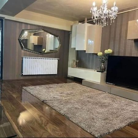 Apartament Lux Ultracentral クラヨーヴァ エクステリア 写真
