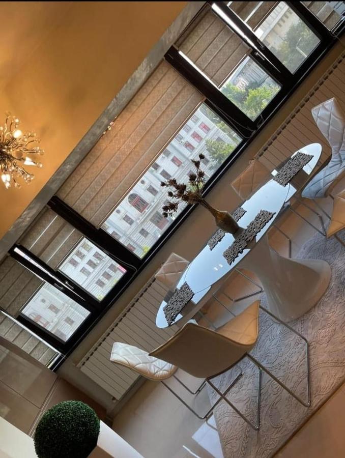 Apartament Lux Ultracentral クラヨーヴァ エクステリア 写真