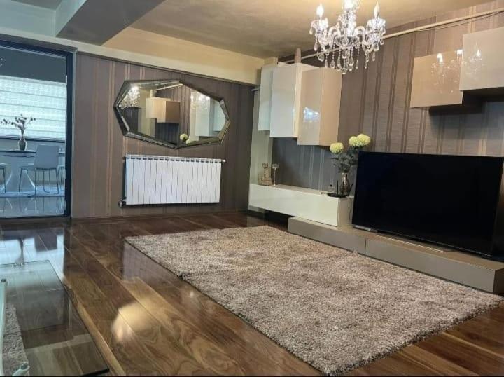 Apartament Lux Ultracentral クラヨーヴァ エクステリア 写真