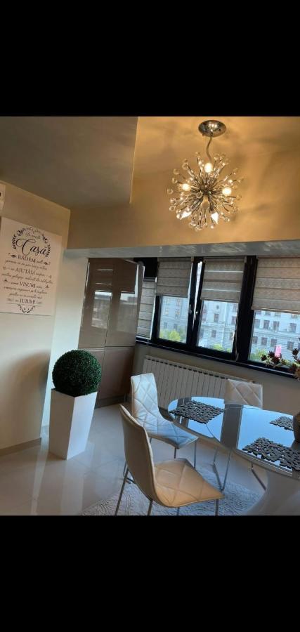 Apartament Lux Ultracentral クラヨーヴァ エクステリア 写真